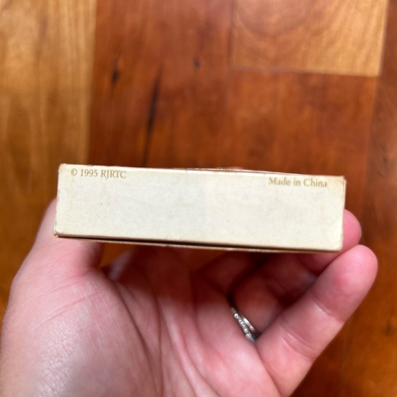 doral 1995 tobaccoville, NC special edition table playing cards - Picture 4 of 5